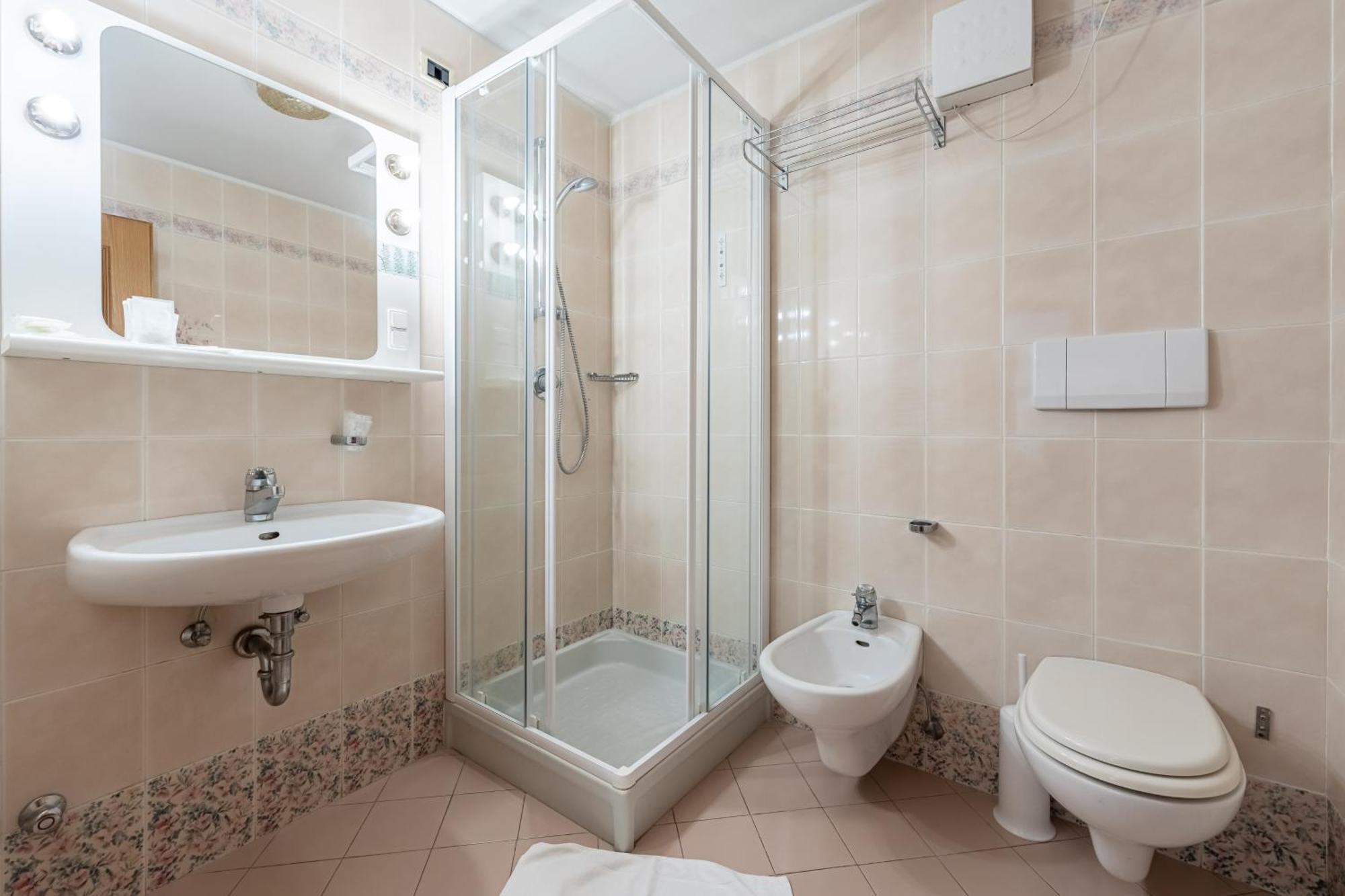 Hotel Villetta Maria Cottage Canazei Exterior photo