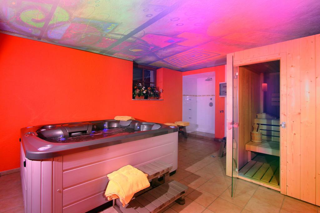 Hotel Villetta Maria Cottage Canazei Exterior photo